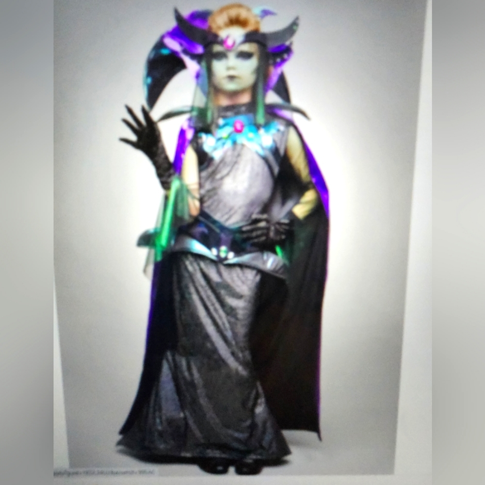 Alien Empress Costume from Chasing Fireflies.